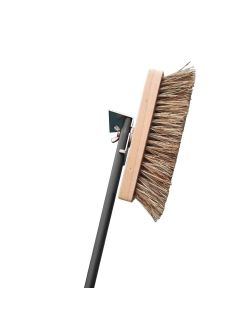 Spazzola con setole naturali con manico grigio in alluminio e raschiatore